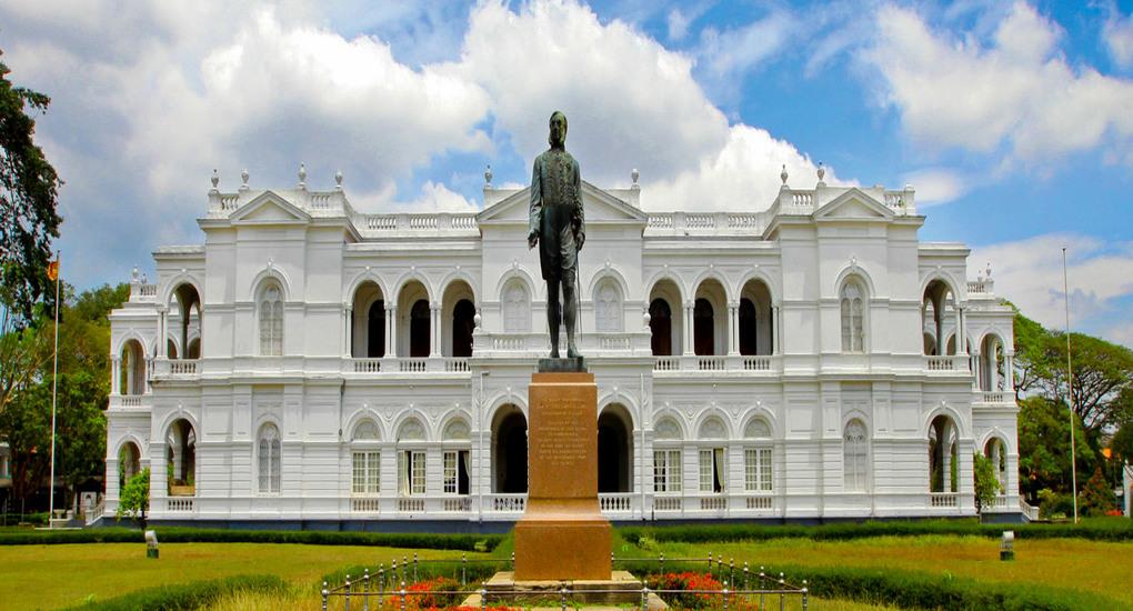 Statue in front of the National Museum of Colombo